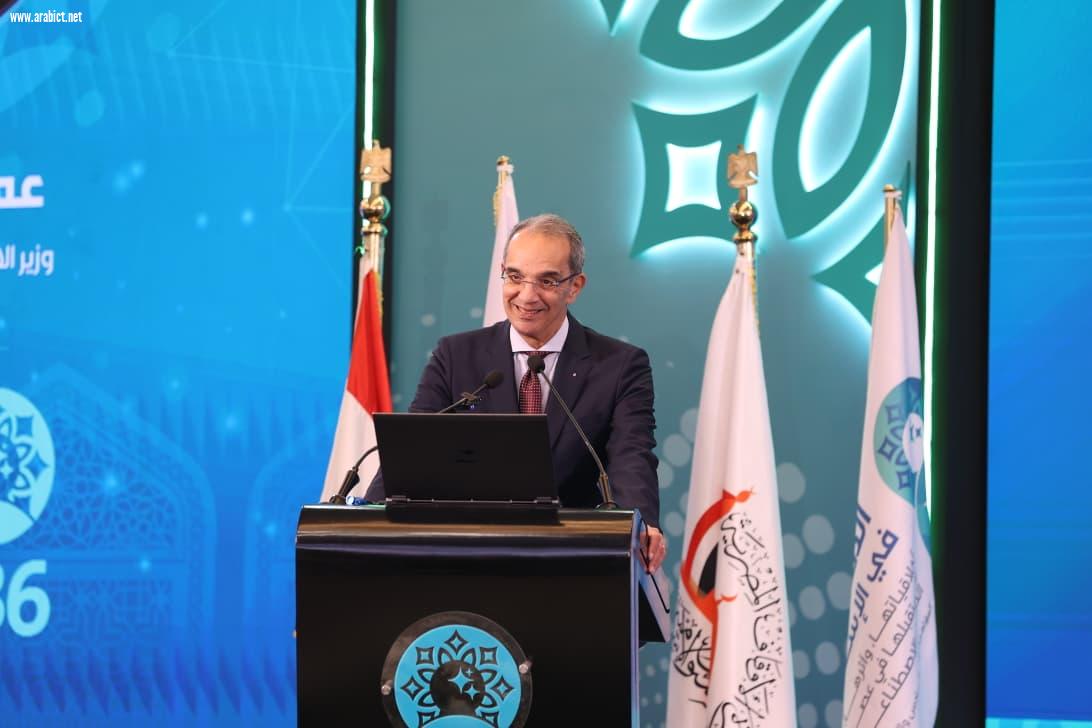  وزير الاتصالات: التوجيه البشرى هو العنصر الأهم فى منظومة الذكاء الاصطناعى