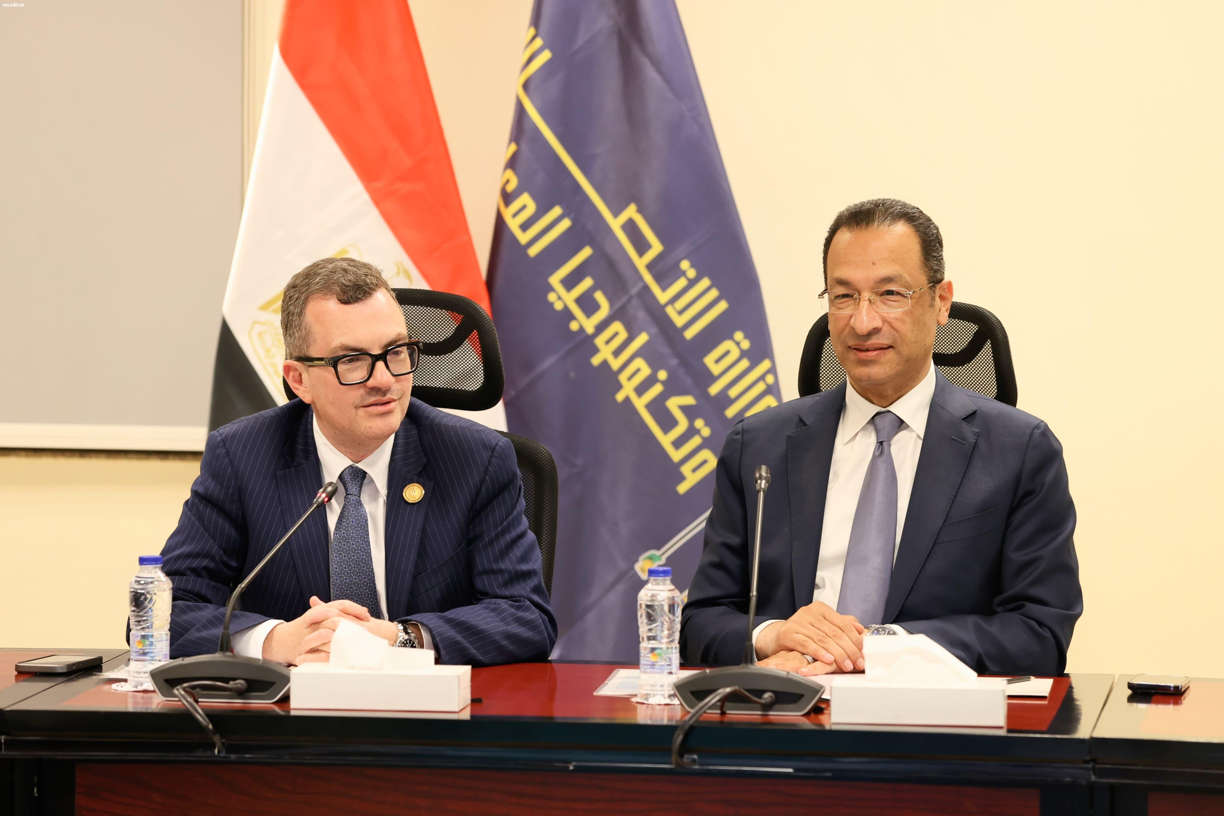 تعاون بين الاتصالات والتخطيط والمالية فى مجالات التحول الرقمي والتنسيق قبل توقيع الاتفاقيات مع الشركات العالمية