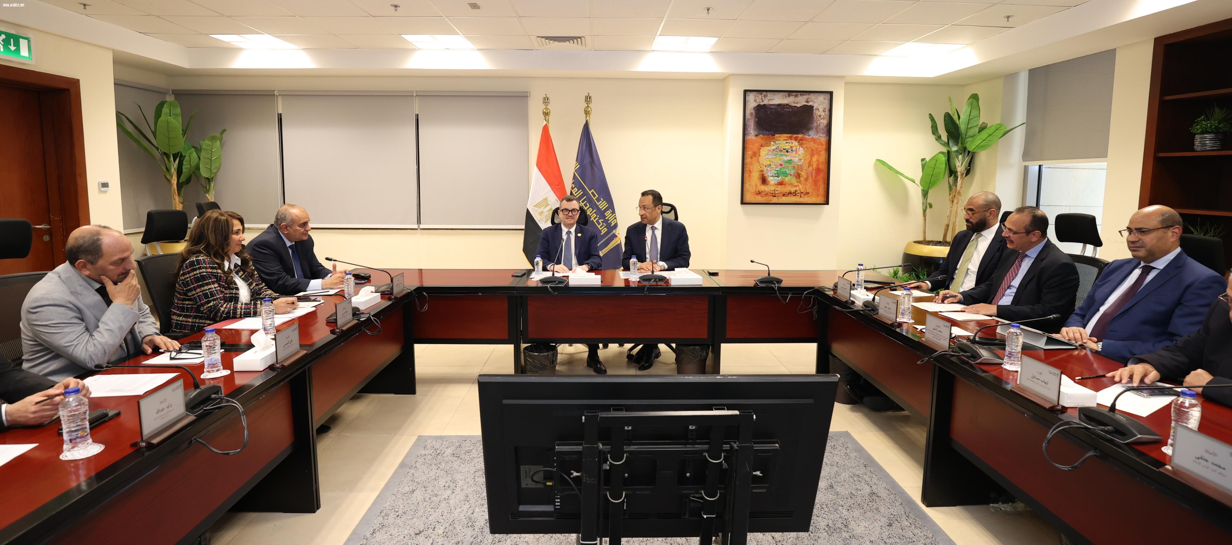 تعاون بين الاتصالات والتخطيط والمالية فى مجالات التحول الرقمي والتنسيق قبل توقيع الاتفاقيات مع الشركات العالمية