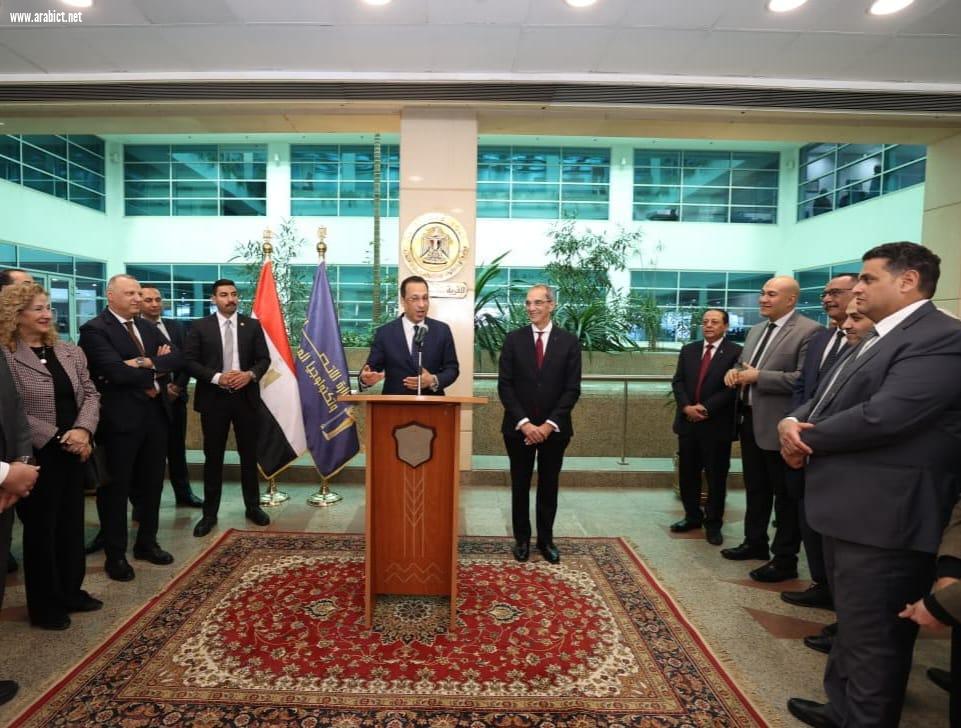 خلال مراسم التسليم والتسلم.  وزير الاتصالات وتكنولوجيا المعلومات يستقبل الوزير السابق ويبحث معه  ملفات العمل بالوزارة.